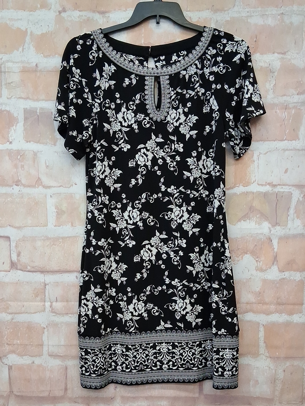 White House Black Market Black & White Floral Tunic Dress